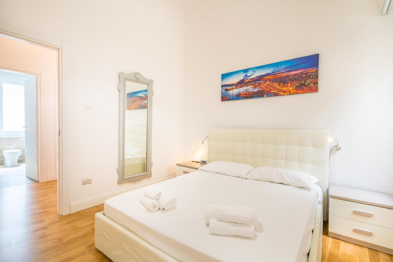 Le Scale Sul Porto . Marina Centro Storico. Ac Apartment กาญารี ภายนอก รูปภาพ