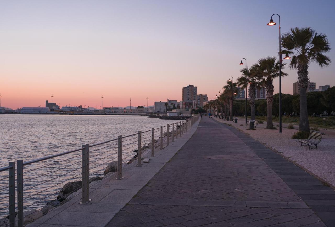 Le Scale Sul Porto . Marina Centro Storico. Ac Apartment กาญารี ภายนอก รูปภาพ