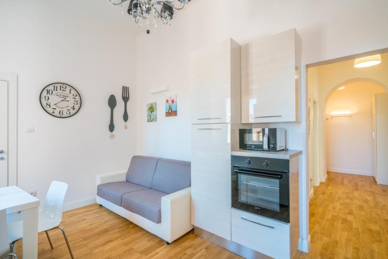 Le Scale Sul Porto . Marina Centro Storico. Ac Apartment กาญารี ภายนอก รูปภาพ