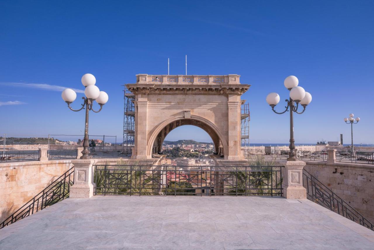 Le Scale Sul Porto . Marina Centro Storico. Ac Apartment กาญารี ภายนอก รูปภาพ