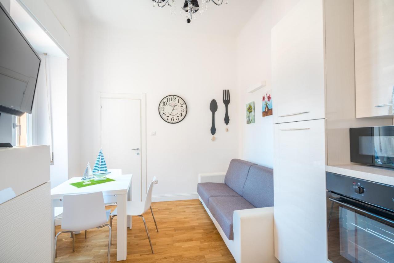 Le Scale Sul Porto . Marina Centro Storico. Ac Apartment กาญารี ภายนอก รูปภาพ